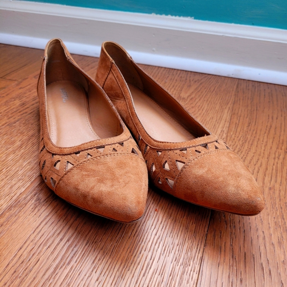 Stylish Tan Flats with Cutout Design. X-Appeal, Size 10, Never Worn